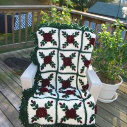 Crocheted Rose Afghan Burgundy Red Floral Blanket Bedspread - thumbnail 2