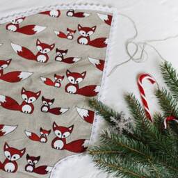 Christmas Tree Fox Decor/Christmas Tree Skirt/Christmas Decoration/Woodland Christmas/Christmas Ornament/Fox Foxes Accents - thumbnail 3