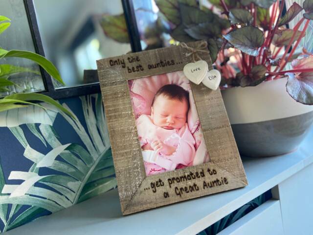 Great Auntie Gift - Personalised Driftwood Photo Frame Only The Best Aunties Get Promoted To Quote New Baby Niece Nephew - image 1