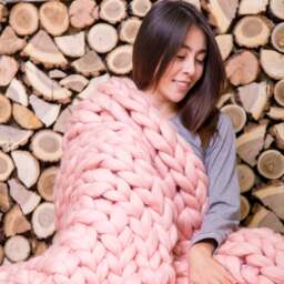 Chunky Knit Blanket, Super Giant Knit Blanket, Thick Yarn Bulky Knit, Merino Wool, Extreme Knitting - thumbnail 3
