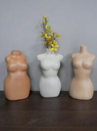 Set Of 3 Body Positive Vases - Dry Flower Artificial Woman Empowering Quirky Neutral Colour - thumbnail 4