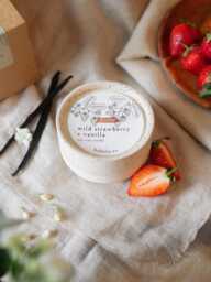 Wild Strawberry & Vanilla, Botanical Soy Wax Candle, Wood Wick, Concrete Stoneware Eco Friendly Candle Gift, Mum Gift - thumbnail 1