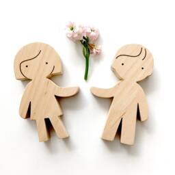 Personalized Wooden Couple Figurines - Unique Wedding Gift - thumbnail 4