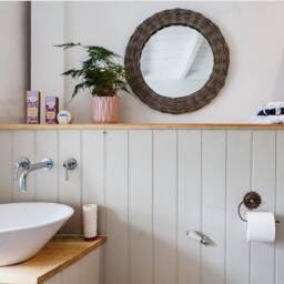 sting Ray Toilet Roll Holder. Solid Brass Bathroom Decor Supplied With Fitting Screws. Choose From 5 Designs - thumbnail 3