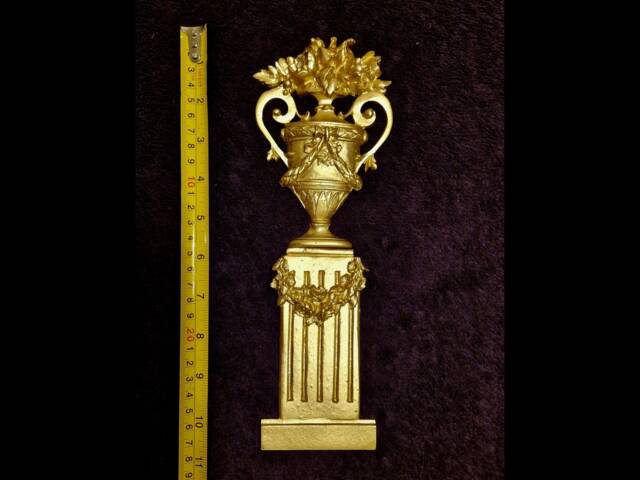 Large Ornate Applique Gilt Or White French Style Decorative Urn Wall Furniture Onlay Moulding Pediment Plastic Decoration - image 1