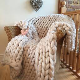 Powder Blush Merino Wool Chunky Knit Blanket, Partially Felted, Handmade in UK - thumbnail 3