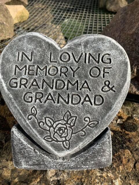 stone Garden Grandma & Grandad Large Heart Memorial Plaque Concrete Ornament - image 1