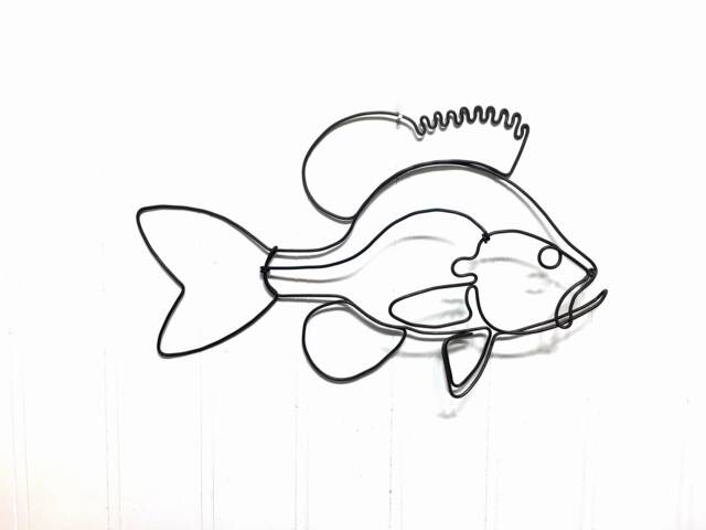Right Facing Sunfish Sculpture, Fish Wall Hanging Wire Cabin Decor - image 1