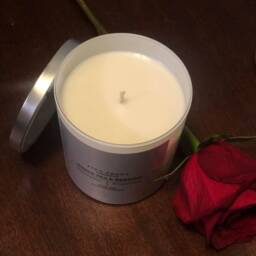 White Tea & Berries 10Oz Soy Wax Candle - thumbnail 2