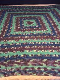 Lacy Clusters Square Blanket