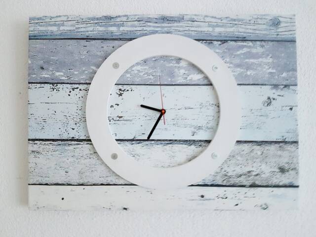 Bl?? Br??dor - Wall Clock - image 1