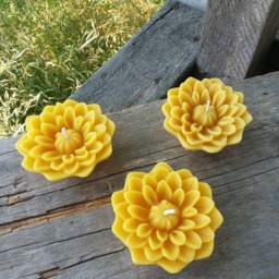 Beeswax Floating Dahlia Candle Michigan Flower Candles, Set Of 3 - thumbnail 2