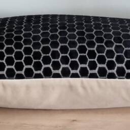 Designers Guild Jabot Noir & Omega Velvet Cushion Cover 35x55 cm - thumbnail 2