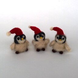 Felt Penguin Miniature Christmas Baby Needle Felt Animal Ornament Xmas Mini Decor Woolen Waldorf Toy Doll Cute Soft Figurine - thumbnail 2