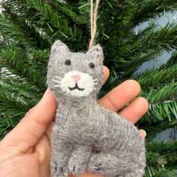 Handmade Needle Felt Grey Cat Christmas Ornament - thumbnail 2