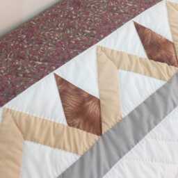 Made To Order Rustic Rainbow Reflections Quilt, Hand Applique Flower in The Window Slow Stitched Cotton Patchwork Bedspread - thumbnail 4