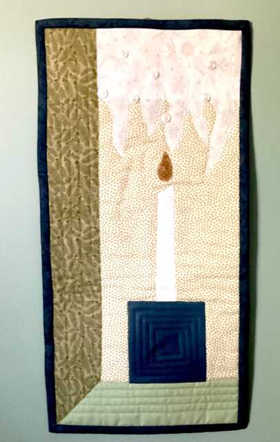 Christmas Patchworks Table Runners & Wall Hangings - image 1