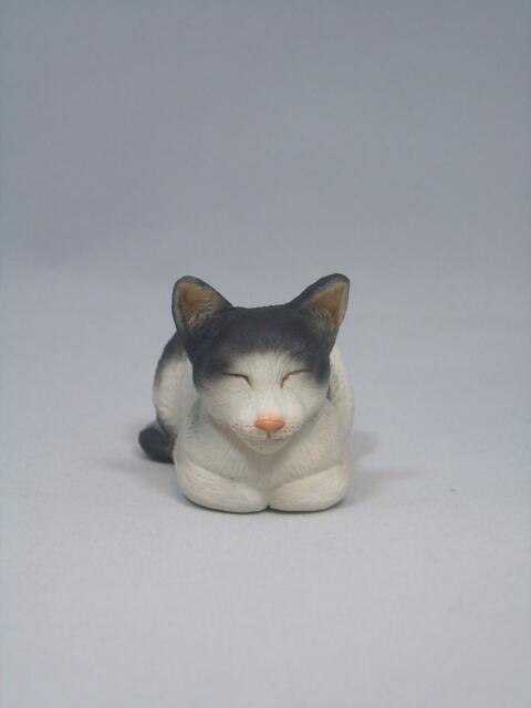 Crouching Cat No .1(Cat Figurine - image 1