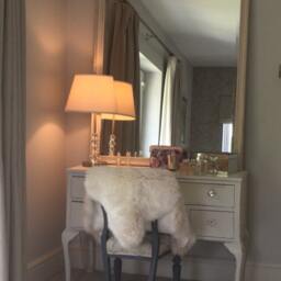 Oyster Sheepskin Rug, Luxurious New Zealand Throw, Chair Cover - thumbnail 4
