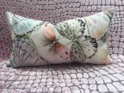 Decorative Lumber Cover in Papilon Shell Reverse Nabucco Rose, Designers Guild - thumbnail 1