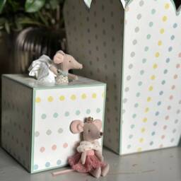 Scalloped Wastepaper Basket. Bedroom, Dressing Room Or Nursery Bin. Powder Room Trash - thumbnail 2
