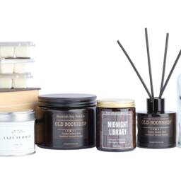 Book Nerd Soy Candle - Leathery Scent Of Old Books & Wooden Bookshelves Dark Academia Library Decor Unique Literary Gift - thumbnail 4
