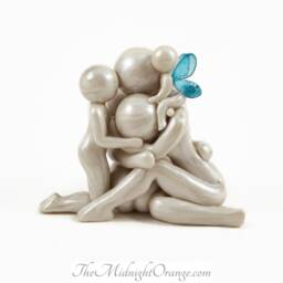 Clay Angel Family Sculpture Legacy Keepsake With Baby - thumbnail 3