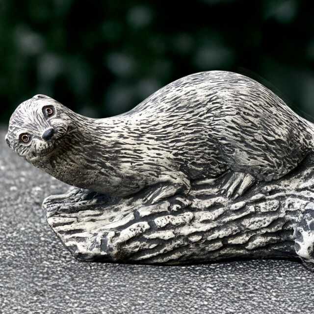 Stone Otter Figurine Concrete River Animal Sculpture Garden Wildlife Decoration Cement Statue Outdoor Yard Ornament Otter Lover Gift - image 1