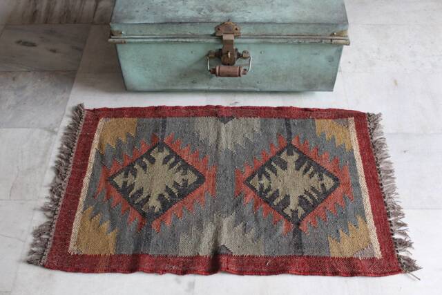 Handwoven Jute Wool Kilim Rug - Indian Traditional Mat, 2x3 Ft - image 1