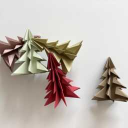 Set Of 5 Hand-Folded Paper Christmas Trees - Vegan-Approved, Approx. 8 cm Tall, For Your Decorations - thumbnail 2