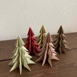 Set Of 5 Hand-Folded Paper Christmas Trees - Vegan-Approved, Approx. 8 cm Tall, For Your Decorations - thumbnail 4