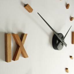 Large Designer Clock Kasper'o'clock Made Of Oak - thumbnail 2