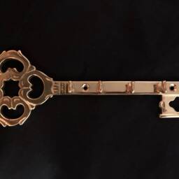 Brass Key Holder - thumbnail 3