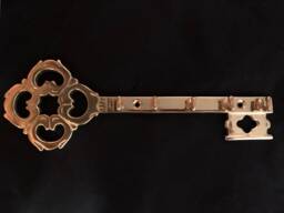 Brass Key Holder - thumbnail 1