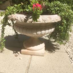 Pair Of Victorian Urns in Sandstone - thumbnail 3