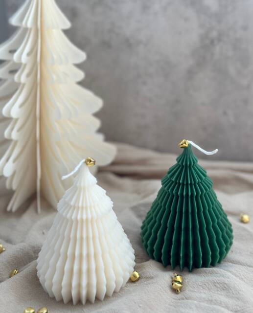 Soy Wax Christmas Tree Candle Hand-Poured Festive Decor - image 1