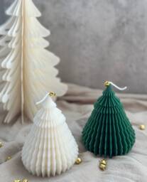Soy Wax Christmas Tree Candle Hand-Poured Festive Decor - thumbnail 1