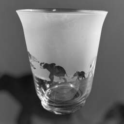 Elephant Vase - 18cm Clear Flared Glass Vase Or Candleholder With Elephant Frieze Design - thumbnail 3