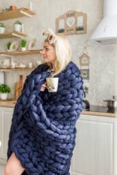 Evoknit Chunky Blanket Throw, Arm Knit Giant Knit Bedding, Home Decor, Christmas Gift, Gift For Her - thumbnail 1