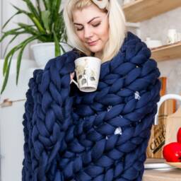 Evoknit Chunky Blanket Throw, Arm Knit Giant Knit Bedding, Home Decor, Christmas Gift, Gift For Her - thumbnail 2
