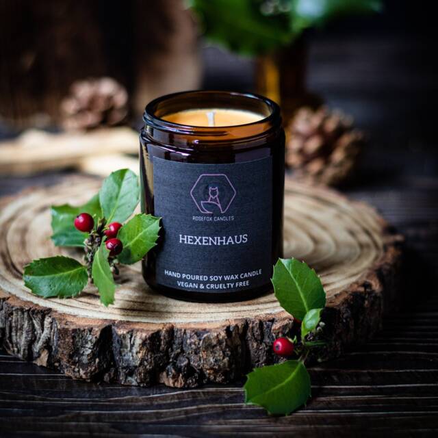 Spiced Gingerbread, Cinnamon & Clove Scented Soy Candle - 150G - image 1