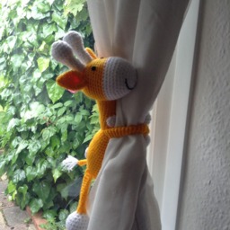 Giraffe Curtain Tie Back, Nursery Decor, Baby Shower Gift - thumbnail 3