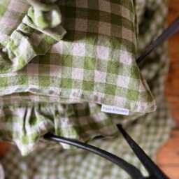 Ruffle Pillowcase - Granny Smith - thumbnail 4
