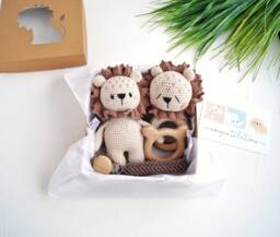 Baby Lion Gift Set, Gender Neutral For Newborn, Lion Baby Box Safari Shower - thumbnail 1