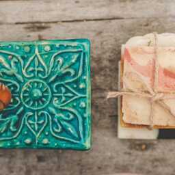 Blue Pottery Soap Dish With Legs Handmade Ceramic Sponge Holder - thumbnail 2