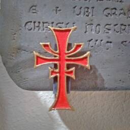 Handmade Aluminum/Resin Grail Tablet Wall Mounts Brotherhood Cross Decor - thumbnail 1