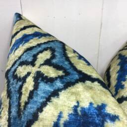24x24 Silk Ikat Pillow Cover, Handwoven Accent Cushion - thumbnail 3