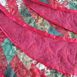 Modern Christmas Tree Skirt, Quilted Decoration, Decor, Red Gold Green - thumbnail 2