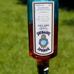 Recycled Bombay Sapphire 375Ml Bottle Hummingbird Feeder - thumbnail 3
