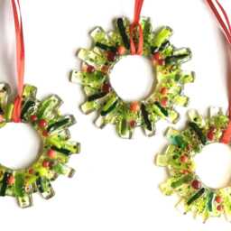 Fused Glass Christmas Wreath Tree Decoration Window Ornament Hanging Gift Xmas Present - thumbnail 2